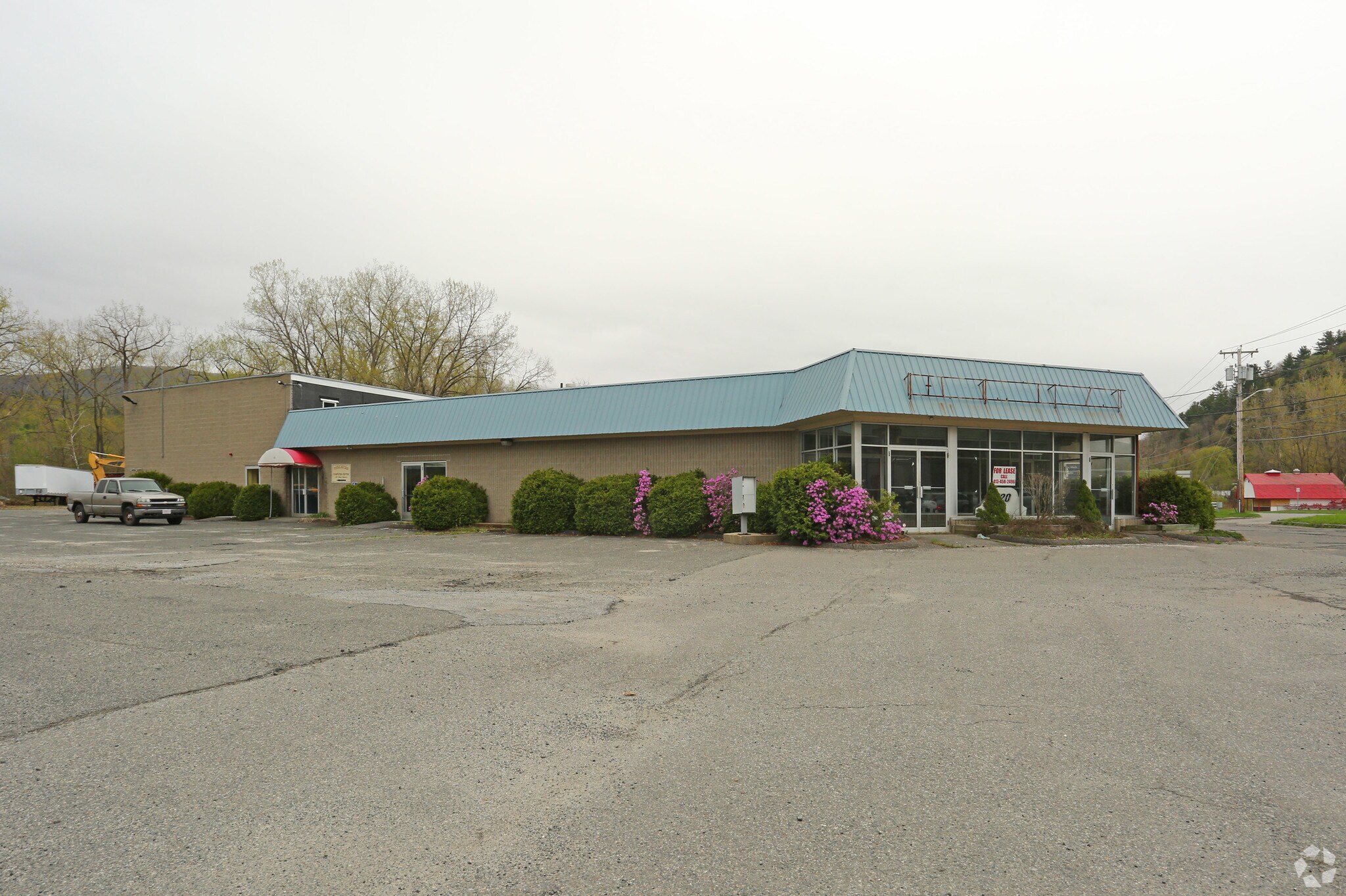 420 Curran Hwy, North Adams, MA for sale Primary Photo- Image 1 of 1