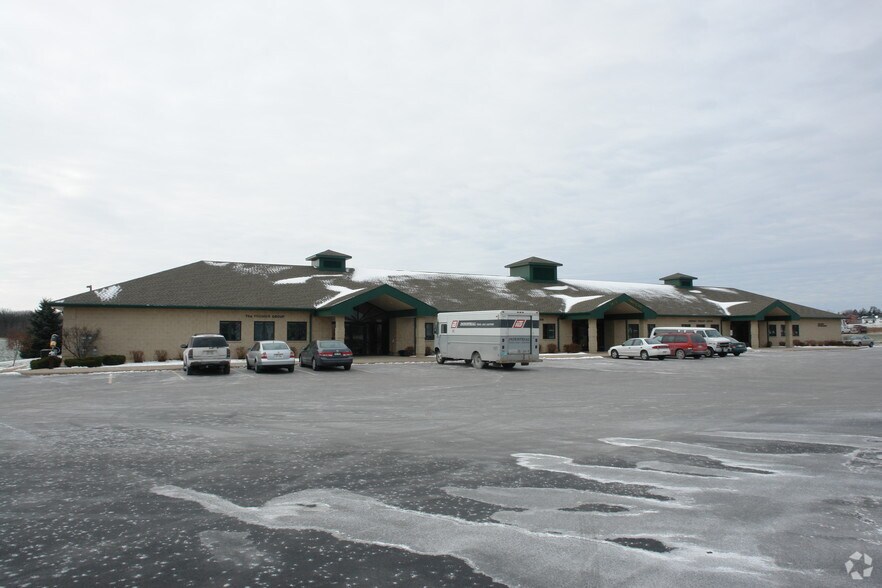 3475 Omro Rd, Oshkosh, WI 54904 Apex Center