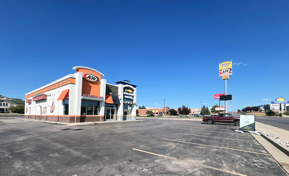 1920 Cliff Davis Ave, Gillette, WY for sale - Building Photo - Image 2 of 6