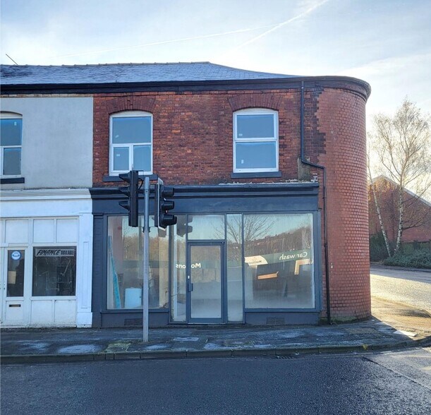 76 Mottram Rd, Hyde, SK14 2RS Retail for Lease