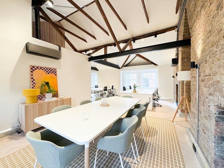 34-35 Eastcastle St, London for lease - Building Photo - Image 1 of 81