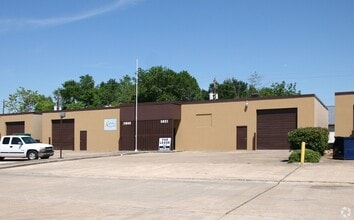 5849-5891 W 34th St, Houston, TX for lease Building Photo- Image 2 of 2