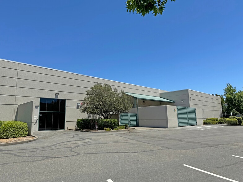 428 Aviation Blvd, Santa Rosa, CA for lease - Building Photo - Image 3 of 3