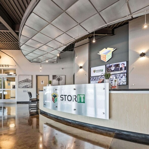 2491 Alluvial Ave, Clovis, CA for lease - Interior Photo - Image 1 of 9