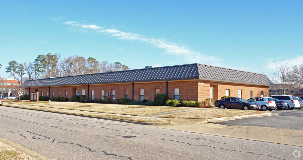 637 Kingsborough Sq, Chesapeake, VA for sale - Primary Photo - Image 1 of 1