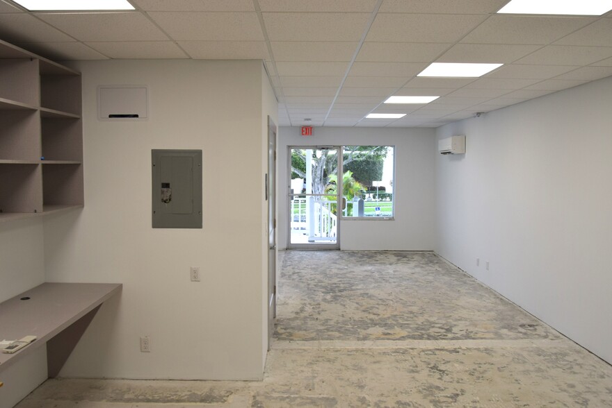 700 US Highway 1, North Palm Beach, FL for lease - Interior Photo - Image 1 of 4