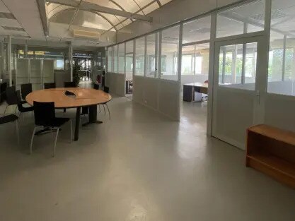 Industrial in Montigny-le-Bretonneux for sale - Building Photo - Image 3 of 9