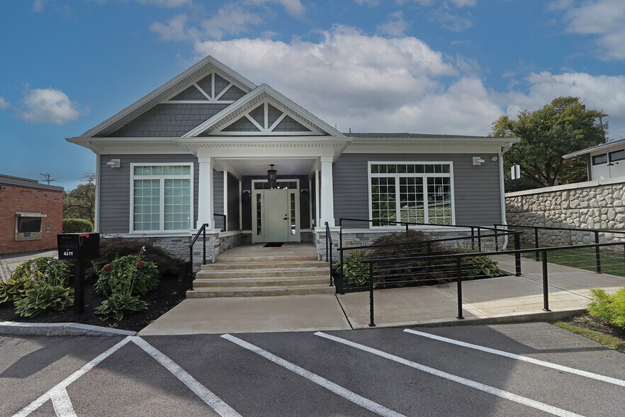 4311 E Genesee St, De Witt, NY for sale - Primary Photo - Image 1 of 1