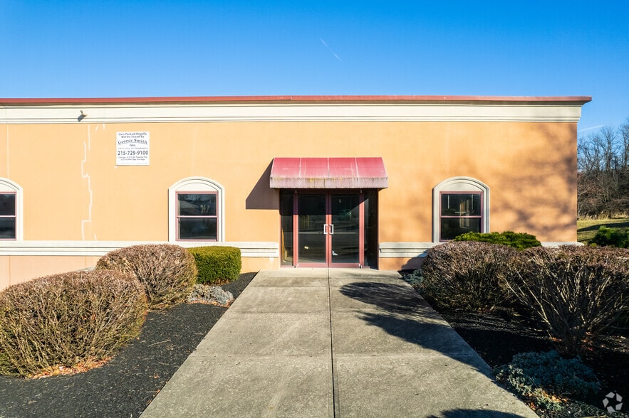 123 Boro Line Rd, King Of Prussia, PA for sale - Building Photo - Image 2 of 4