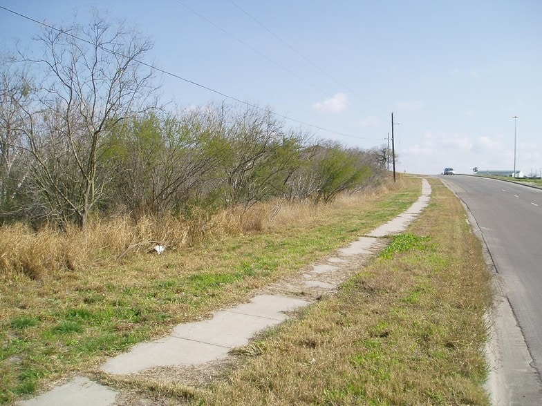 I-37 Frontage Rd, Corpus Christi, TX for lease - Building Photo - Image 3 of 4