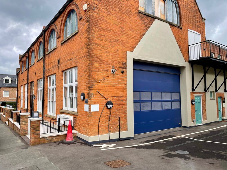 Lesbourne Rd, Reigate for lease - Building Photo - Image 2 of 5