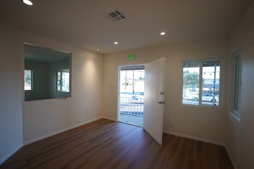731 W Emerson Ave, Monterey Park, CA for lease - Interior Photo - Image 2 of 11