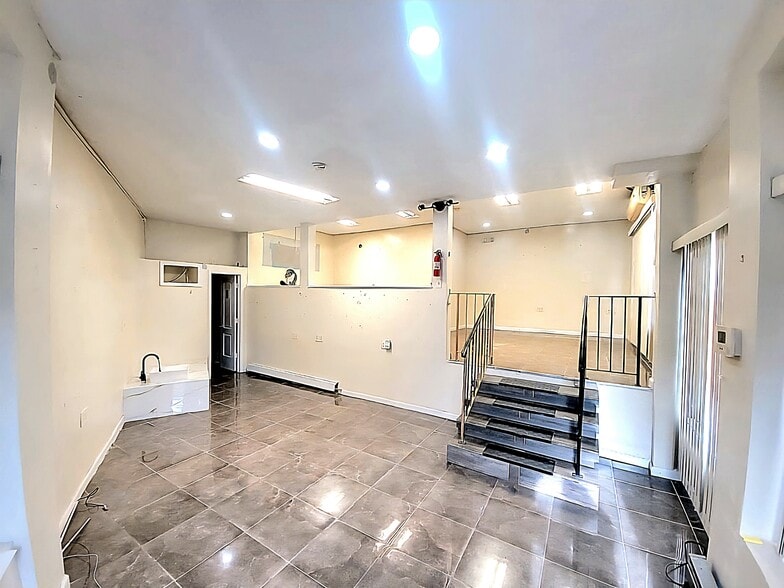 554-560 E 18th St, Paterson, NJ for lease - Building Photo - Image 2 of 10