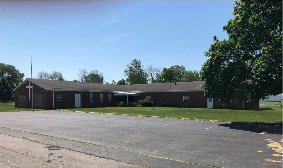 319 W Railroad St, Kentland, IN 47951