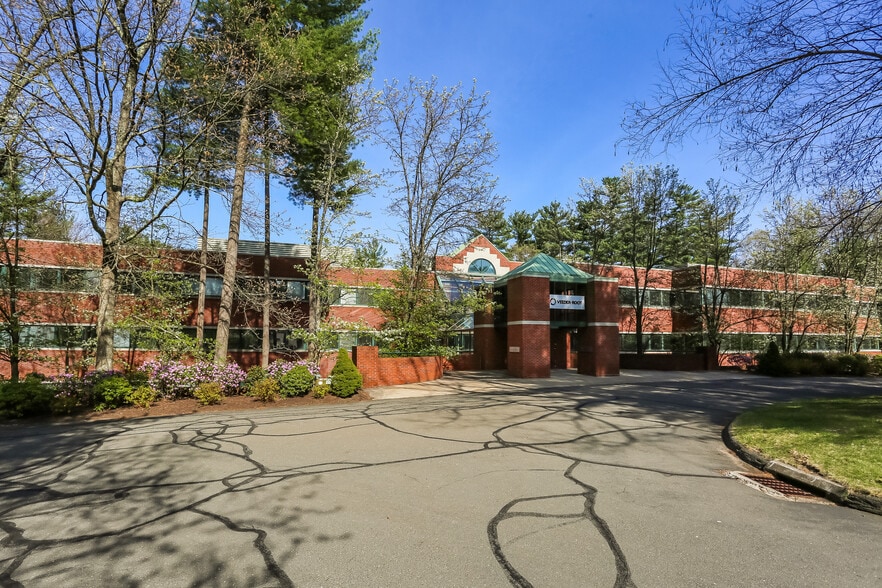 125 Powder Forest Dr, Simsbury, CT for lease - Building Photo - Image 1 of 20