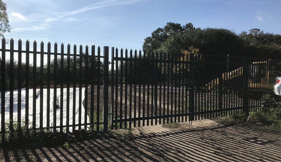 Chapel Rd, Smallfield for sale - Primary Photo - Image 1 of 1