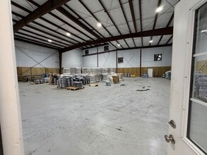 1211 44th Ave E, Bradenton, FL for lease Interior Photo- Image 2 of 20