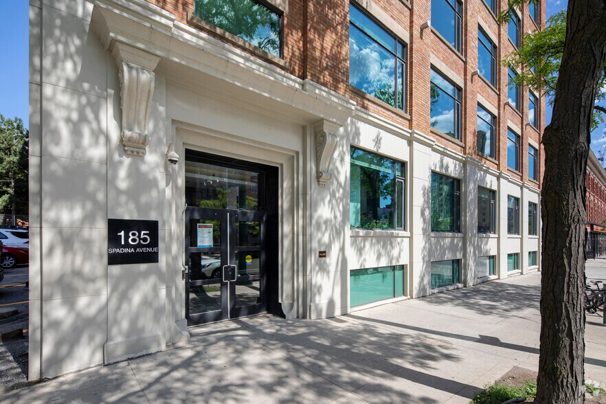 185 Spadina Ave, Toronto, ON for lease - Building Photo - Image 3 of 4