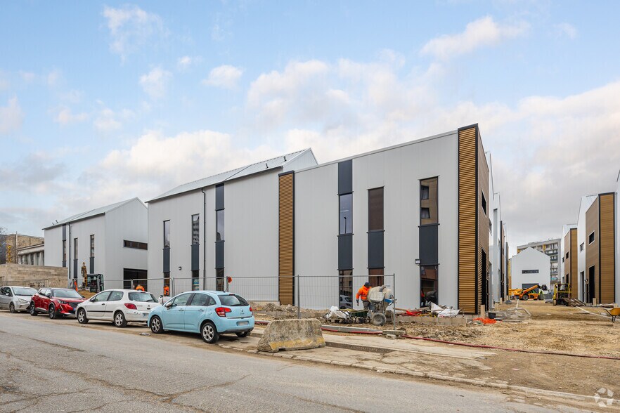 Flex in Bagnolet for lease - Primary Photo - Image 1 of 3