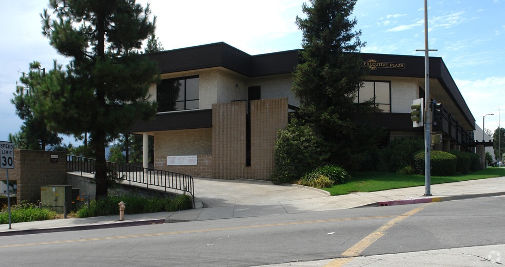 1150 Foothill Blvd, La Cañada Flintridge, CA for lease - Building Photo - Image 2 of 16