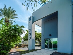 11200 NW 25th St, Miami, FL for lease Interior Photo- Image 1 of 2