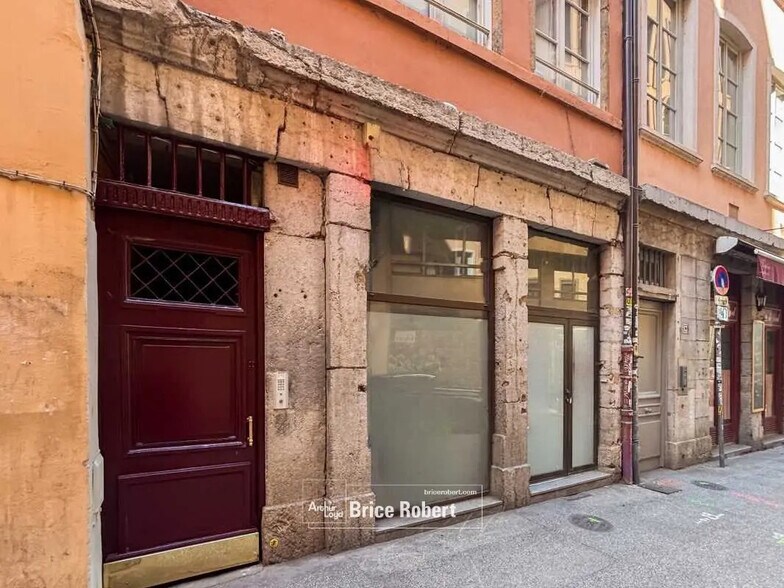 Office in Lyon for lease - Building Photo - Image 1 of 6