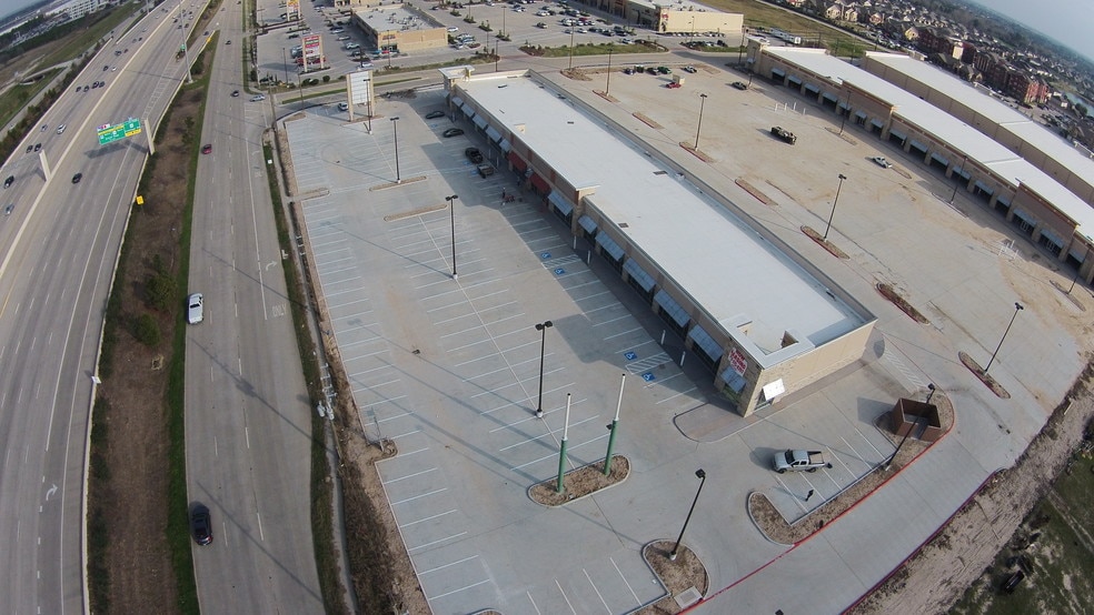 24936-24952 Katy Fwy, Katy, TX for lease - Building Photo - Image 3 of 9