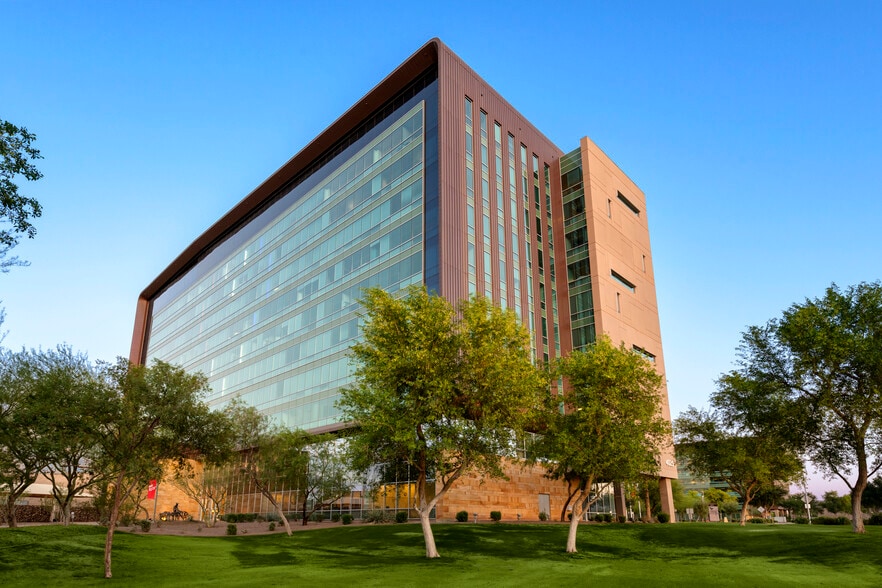 4025 S Riverpoint Pky, Phoenix, AZ for sale - Building Photo - Image 3 of 12