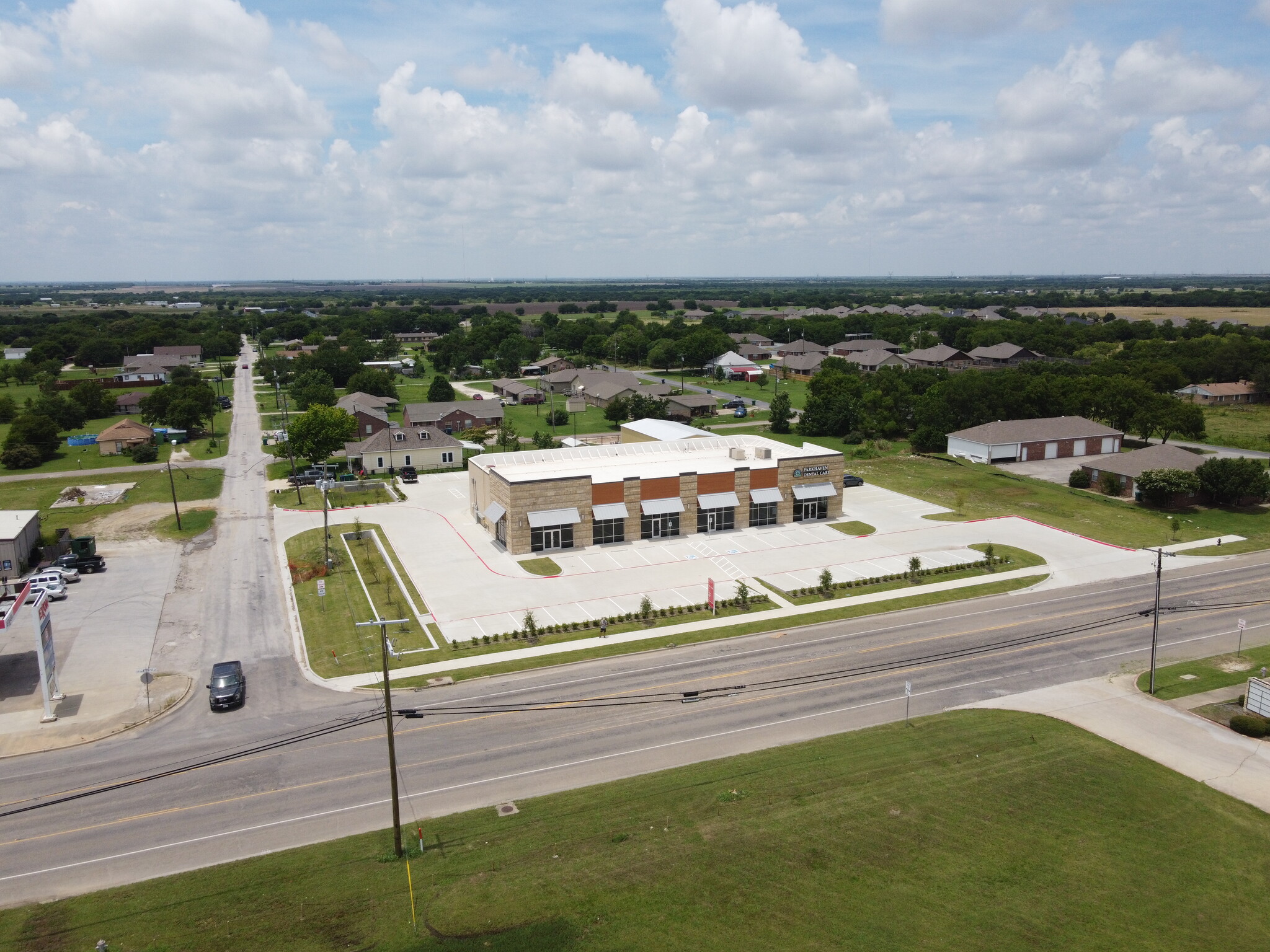 615 N Preston St, Gunter, TX for lease Building Photo- Image 1 of 3