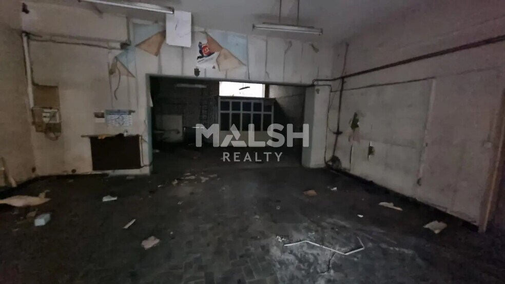 Retail in Lyon for lease - Interior Photo - Image 2 of 4