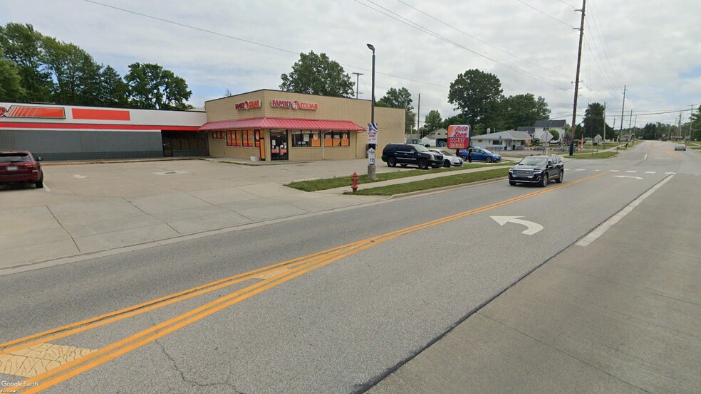 468-480 Main St, Grafton, OH for lease - Building Photo - Image 1 of 2