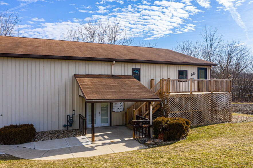 400 Williams Dr, Zelienople, PA 16063