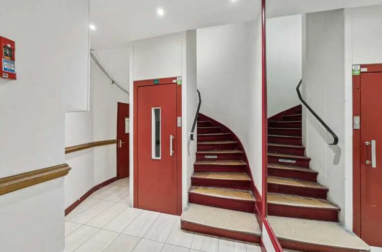 Multifamily in Paris for sale - Lobby - Image 1 of 1