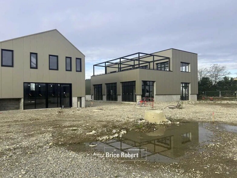 2 Route d'Heyrieux, Toussieu for sale - Primary Photo - Image 1 of 3