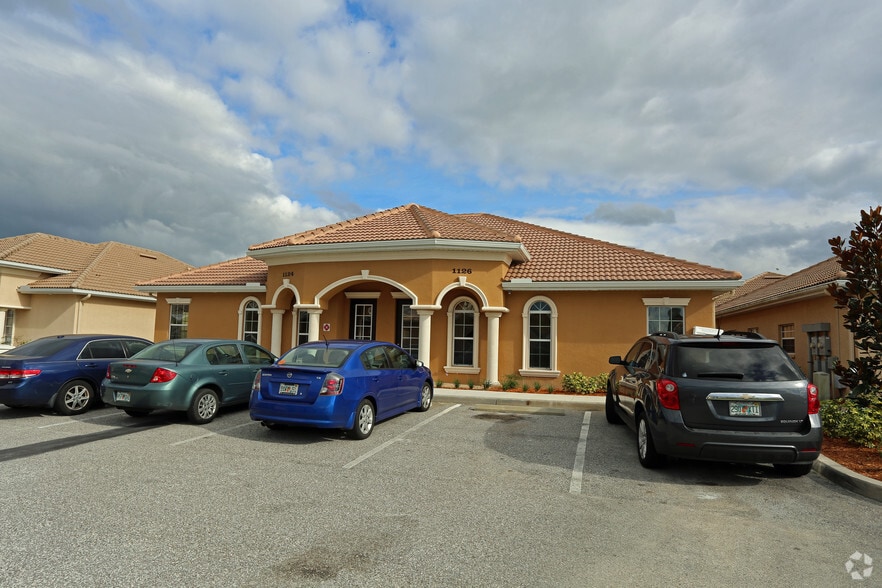 1104 Kyle Wood Ln, Brandon, FL for sale - Building Photo - Image 3 of 21