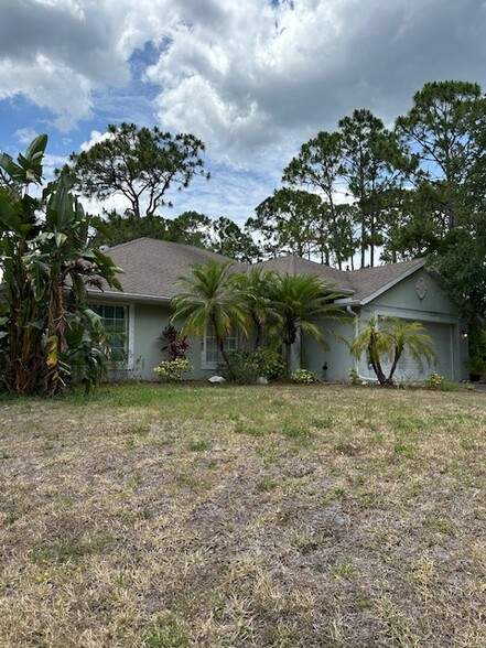 3401 Schuster St, North Port, FL for sale - Primary Photo - Image 1 of 25