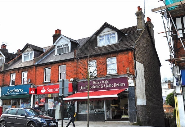 136 Brighton Rd, Coulsdon for sale Primary Photo- Image 1 of 1