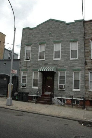 1824 Menahan St, Ridgewood, NY for sale - Primary Photo - Image 1 of 1