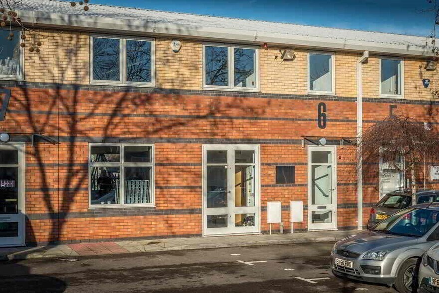 Chapel Mill Rd, Kingston Upon Thames for lease - Building Photo - Image 1 of 6