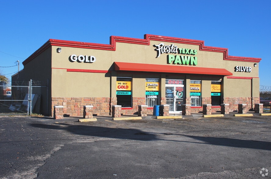 2921 E Abram St, Arlington, TX for sale - Building Photo - Image 3 of 28