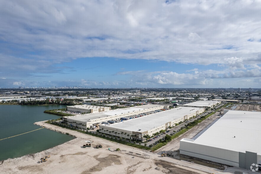 8503 NW 80th St, Medley, FL for lease - Aerial - Image 3 of 6