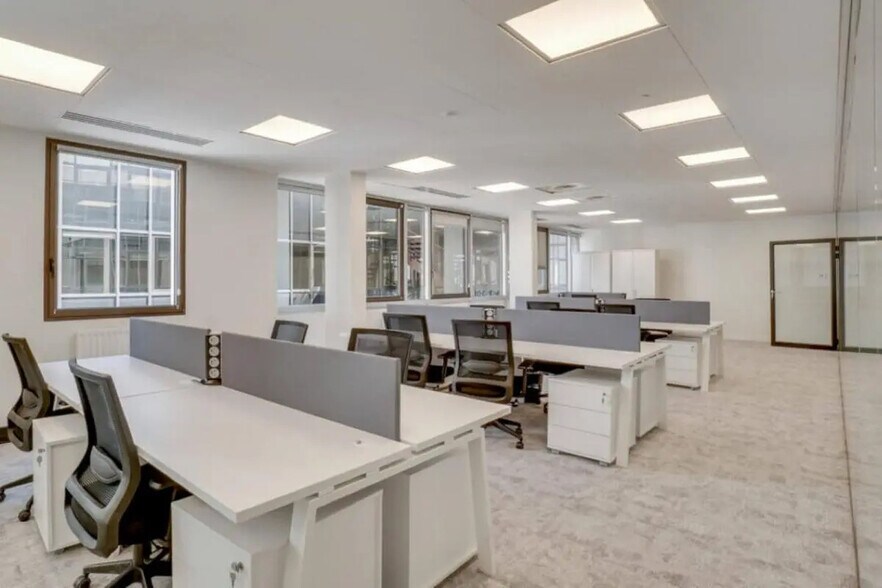 10 Rue Du Faubourg Montmartre, Paris for lease - Interior Photo - Image 2 of 6