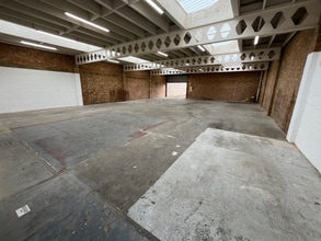 Curzon Rd, Sudbury for lease Interior Photo- Image 2 of 5