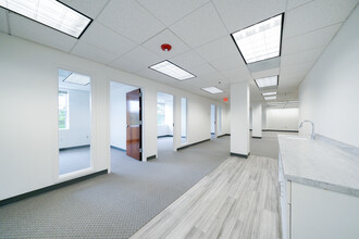 831 E Morehead St, Charlotte, NC for lease Interior Photo- Image 2 of 5