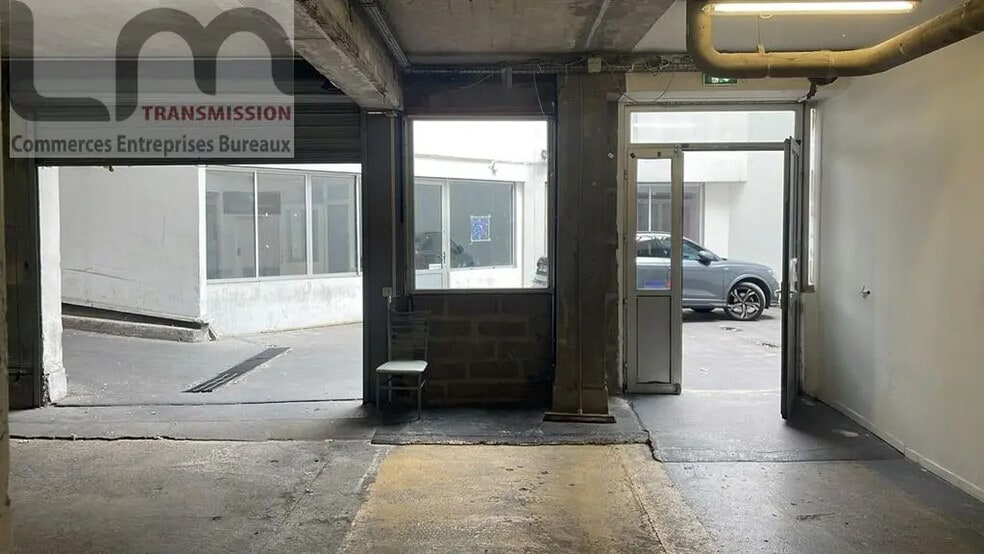 Flex in Courbevoie for sale - Building Photo - Image 2 of 9