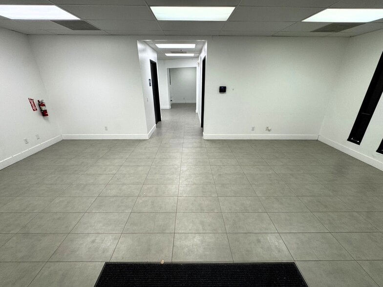 3585 N Del Sol, Palm Springs, CA for lease - Building Photo - Image 2 of 40