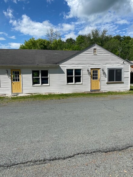 8-12  River Road, Barryville, NY portfolio of 2 properties for sale on LoopNet.com - Building Photo - Image 2 of 30