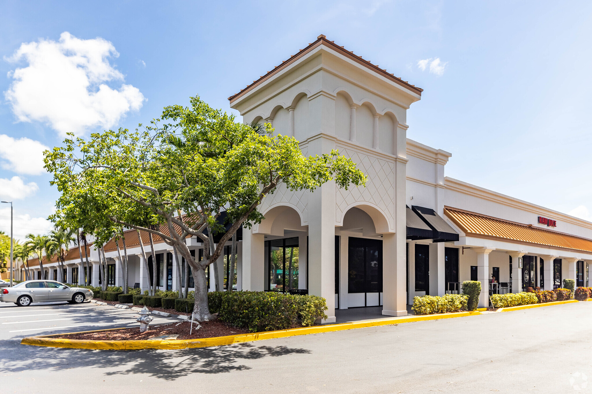 2200-2222 Glades Rd, Boca Raton, FL for lease Building Photo- Image 1 of 5