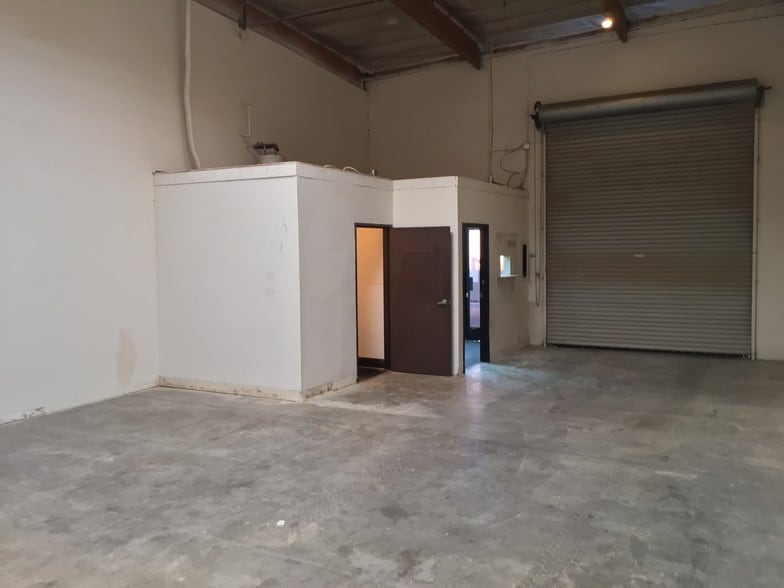1433 W Linden St, Riverside, CA for lease - Building Photo - Image 3 of 9