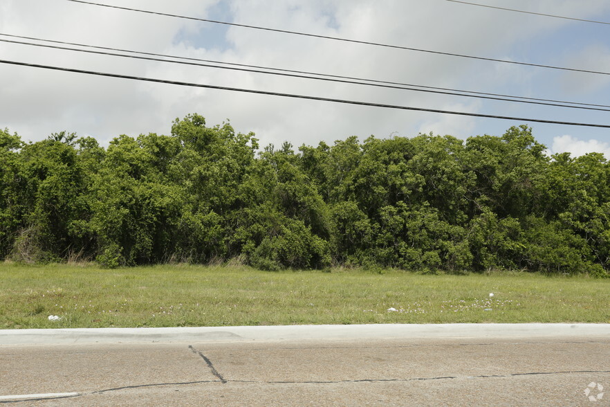 N Main St, Baytown, TX for sale - Primary Photo - Image 1 of 3